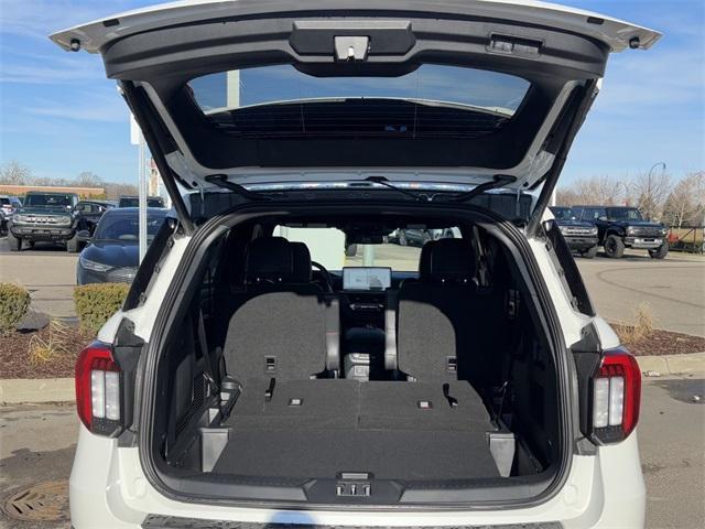 new 2025 Ford Explorer car