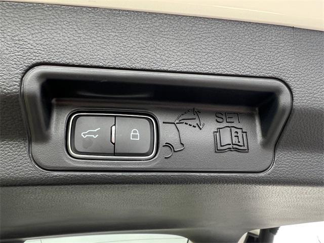 new 2025 Ford Explorer car