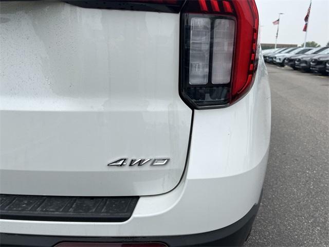 new 2025 Ford Explorer car