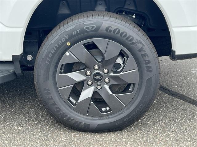 new 2025 Ford F-150 Lightning car