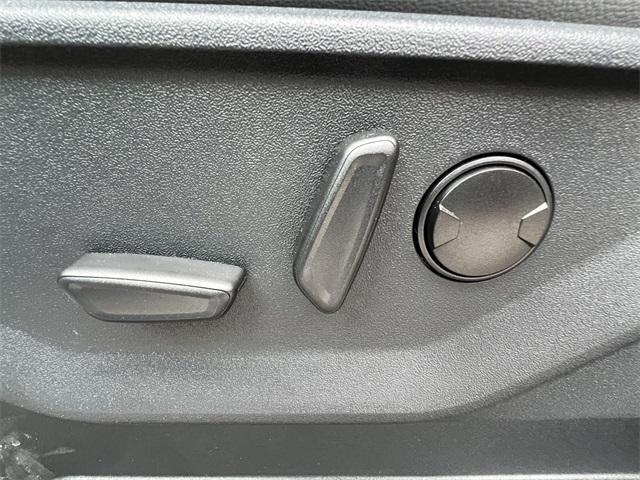 new 2025 Ford F-150 Lightning car