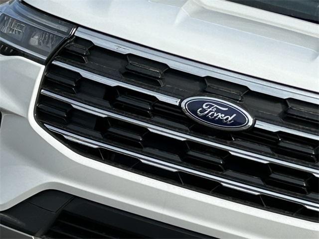 new 2025 Ford Explorer car
