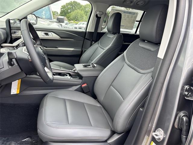 new 2025 Ford Explorer car