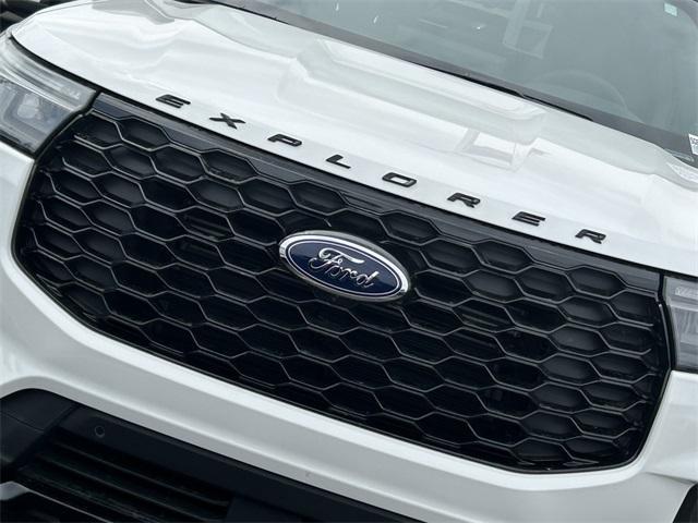 new 2025 Ford Explorer car
