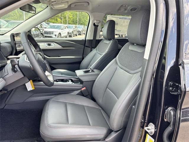 new 2025 Ford Explorer car