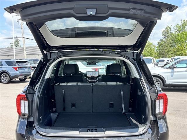new 2025 Ford Explorer car