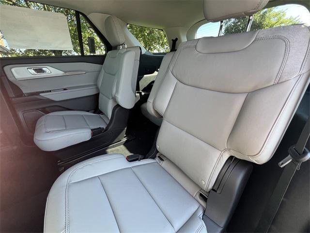new 2025 Ford Explorer car