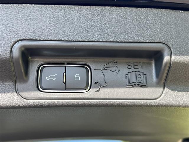 new 2025 Ford Explorer car