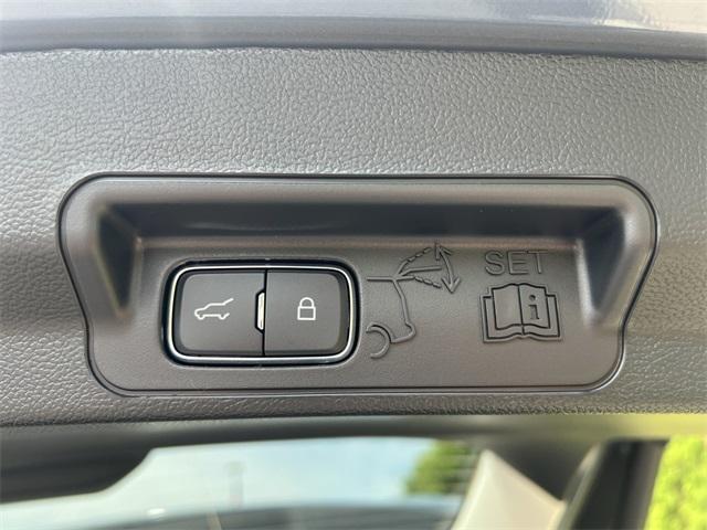 new 2025 Ford Explorer car