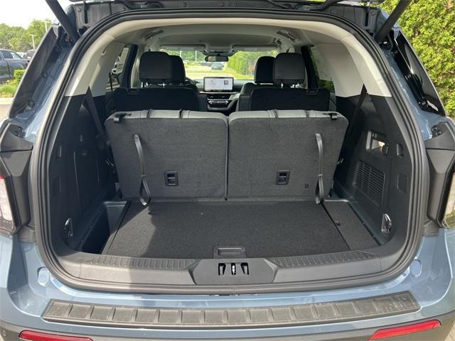 new 2025 Ford Explorer car