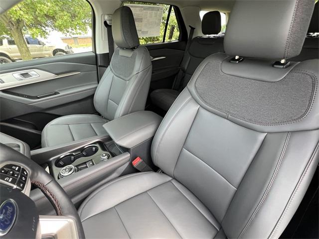 new 2025 Ford Explorer car