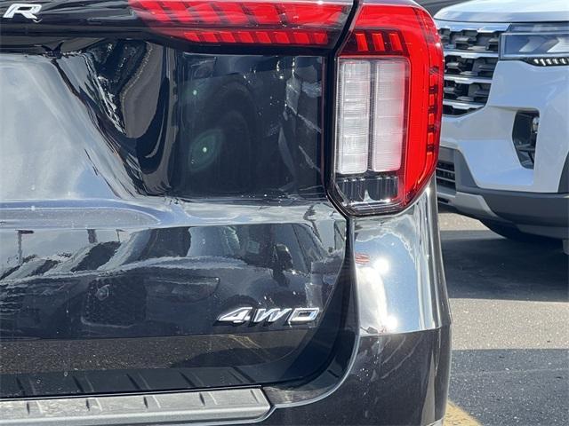 new 2025 Ford Explorer car