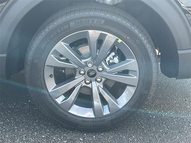 new 2025 Ford Explorer car