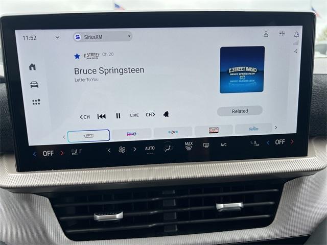 new 2025 Ford Explorer car
