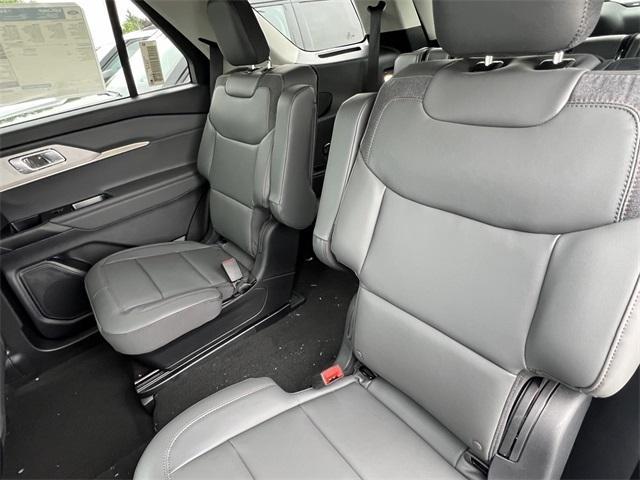 new 2025 Ford Explorer car