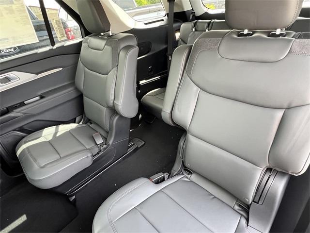 new 2025 Ford Explorer car
