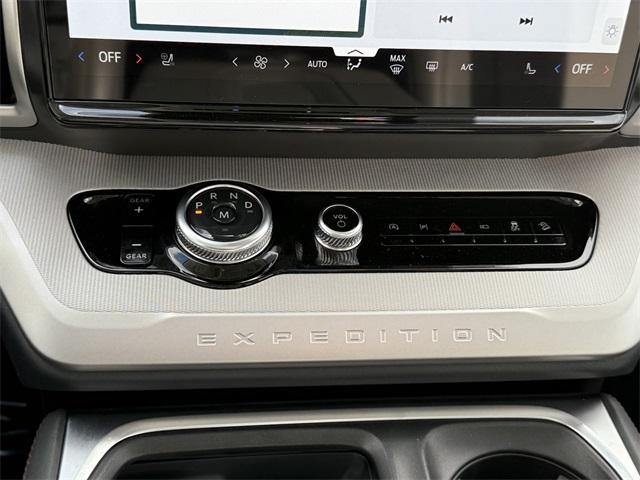 new 2025 Ford Expedition car, priced at $72,805