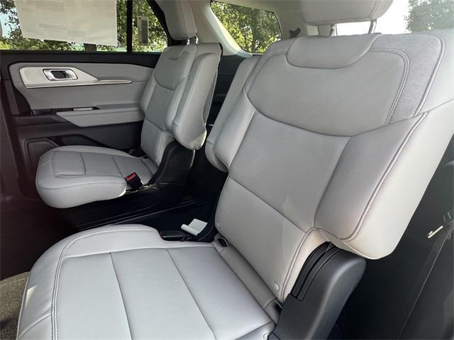new 2025 Ford Explorer car