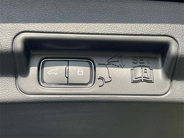 new 2025 Ford Explorer car