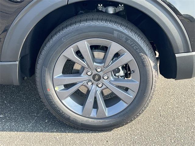 new 2025 Ford Explorer car