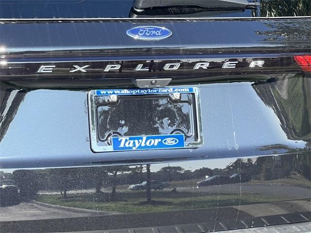 new 2025 Ford Explorer car