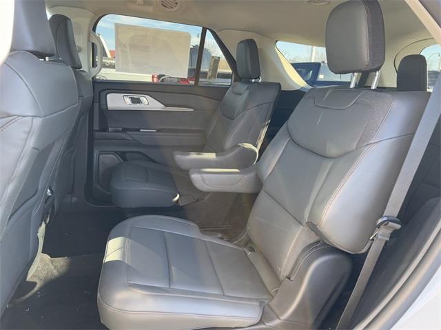 new 2025 Ford Explorer car