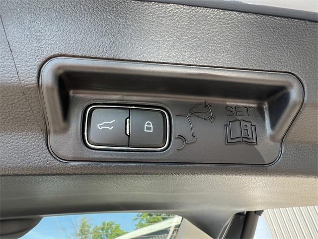 new 2025 Ford Explorer car