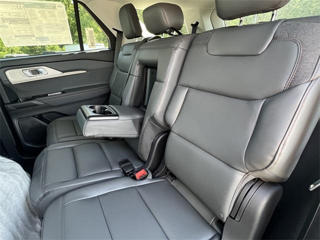 new 2025 Ford Explorer car