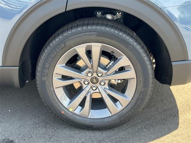 new 2025 Ford Explorer car