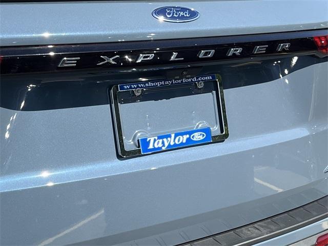 new 2025 Ford Explorer car