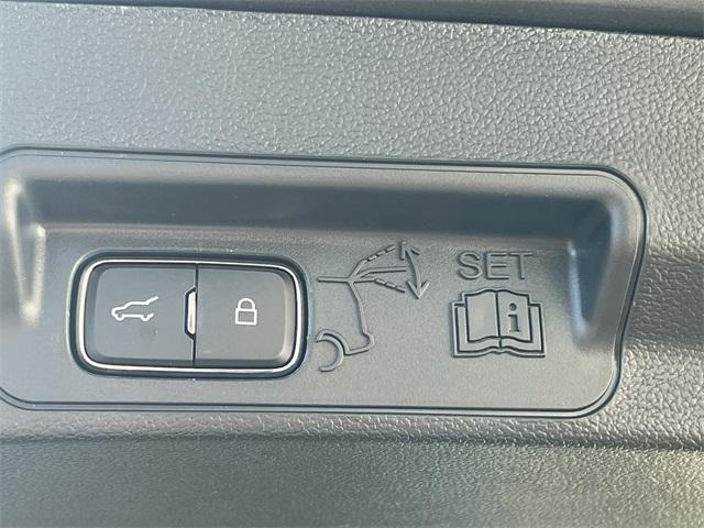 new 2025 Ford Explorer car