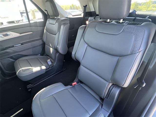 new 2025 Ford Explorer car