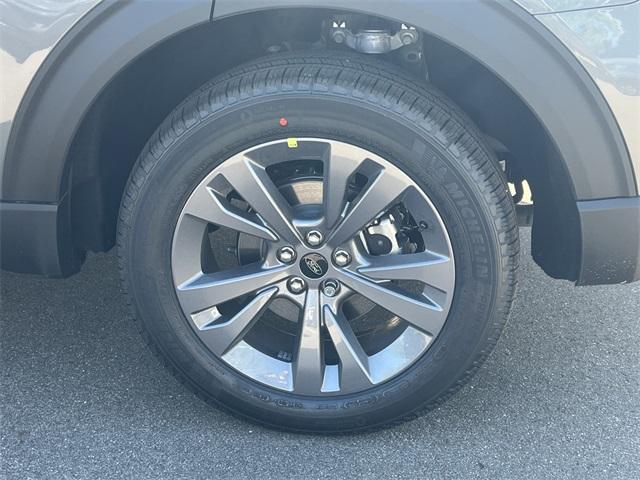 new 2025 Ford Explorer car