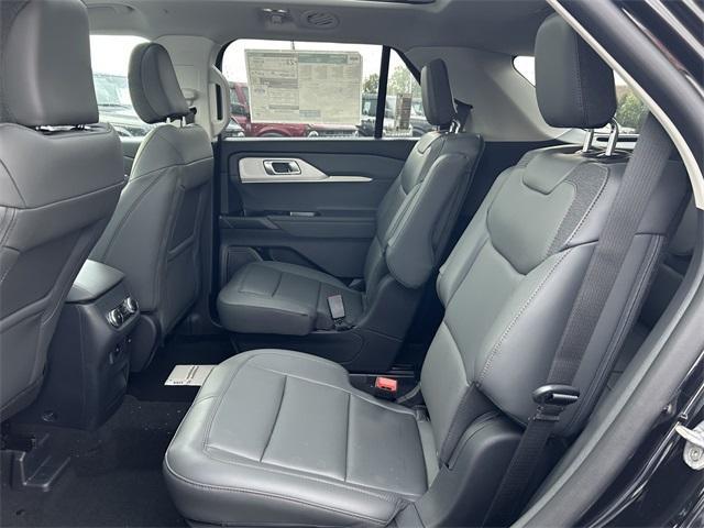 new 2025 Ford Explorer car