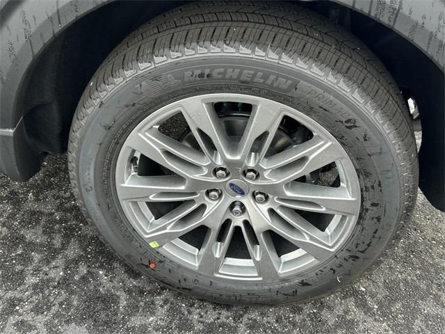 new 2025 Ford Explorer car