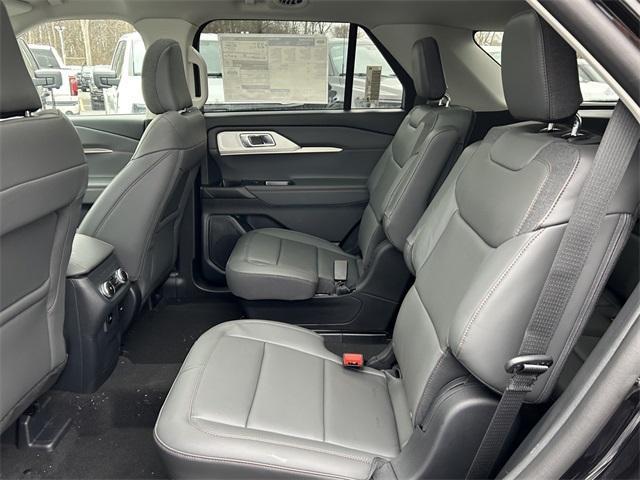 new 2025 Ford Explorer car