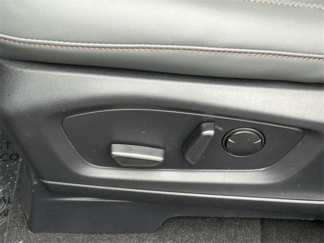 new 2025 Ford Explorer car