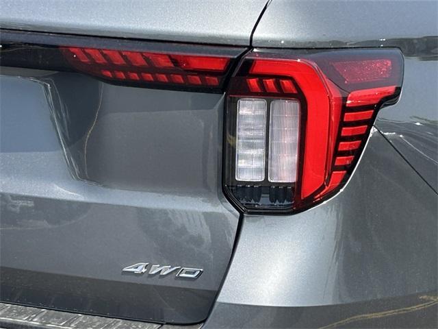 new 2025 Ford Explorer car