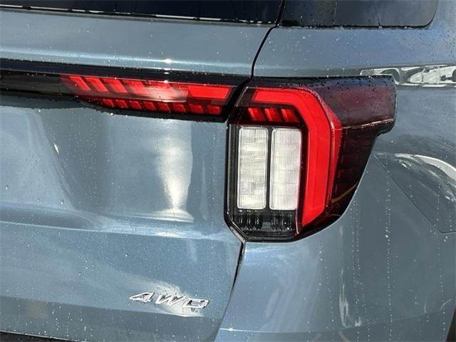 new 2025 Ford Explorer car