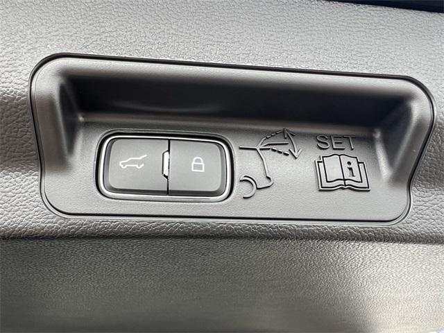 new 2025 Ford Explorer car