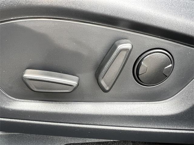 new 2025 Ford Explorer car