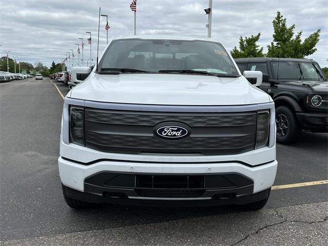 new 2025 Ford F-150 Lightning car