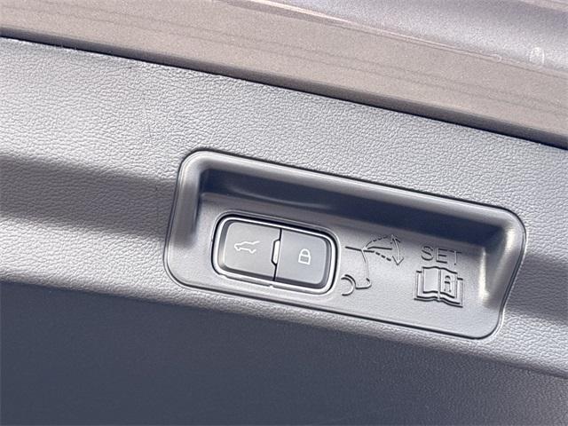 new 2025 Ford Explorer car