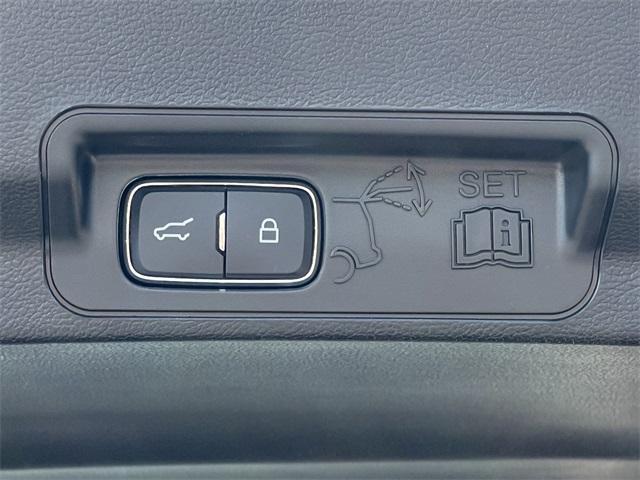 new 2025 Ford Explorer car