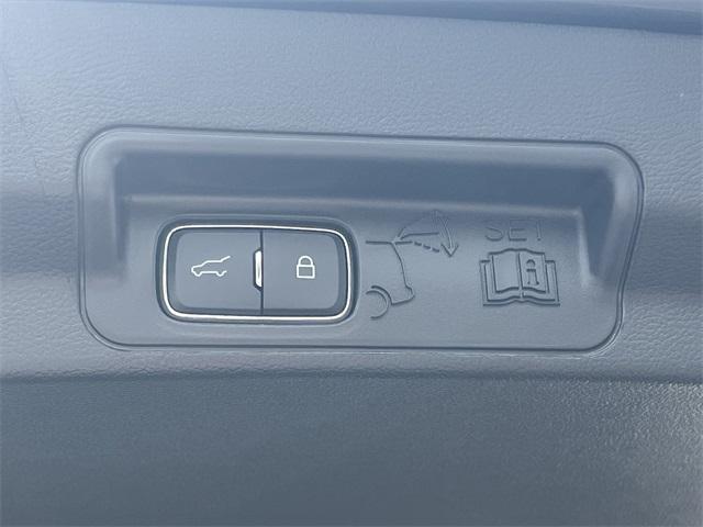 new 2025 Ford Explorer car