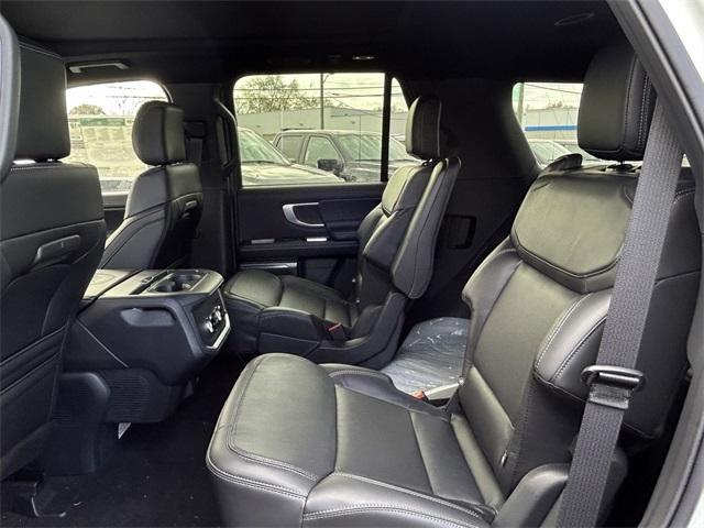 new 2025 Ford Expedition car