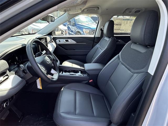 new 2025 Ford Explorer car