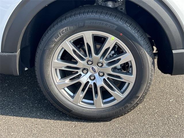 new 2025 Ford Explorer car
