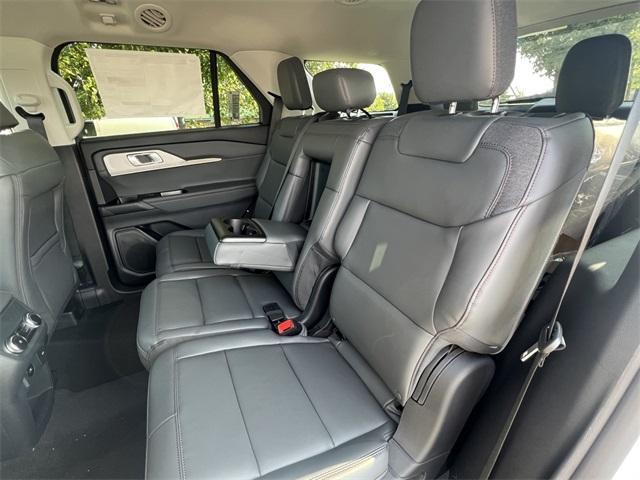 new 2025 Ford Explorer car