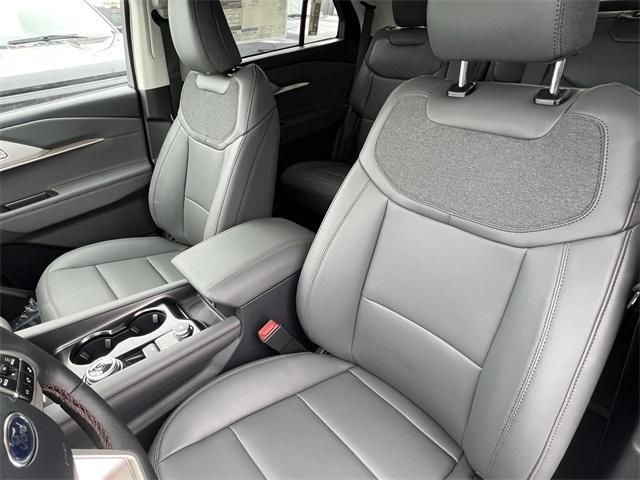 new 2025 Ford Explorer car